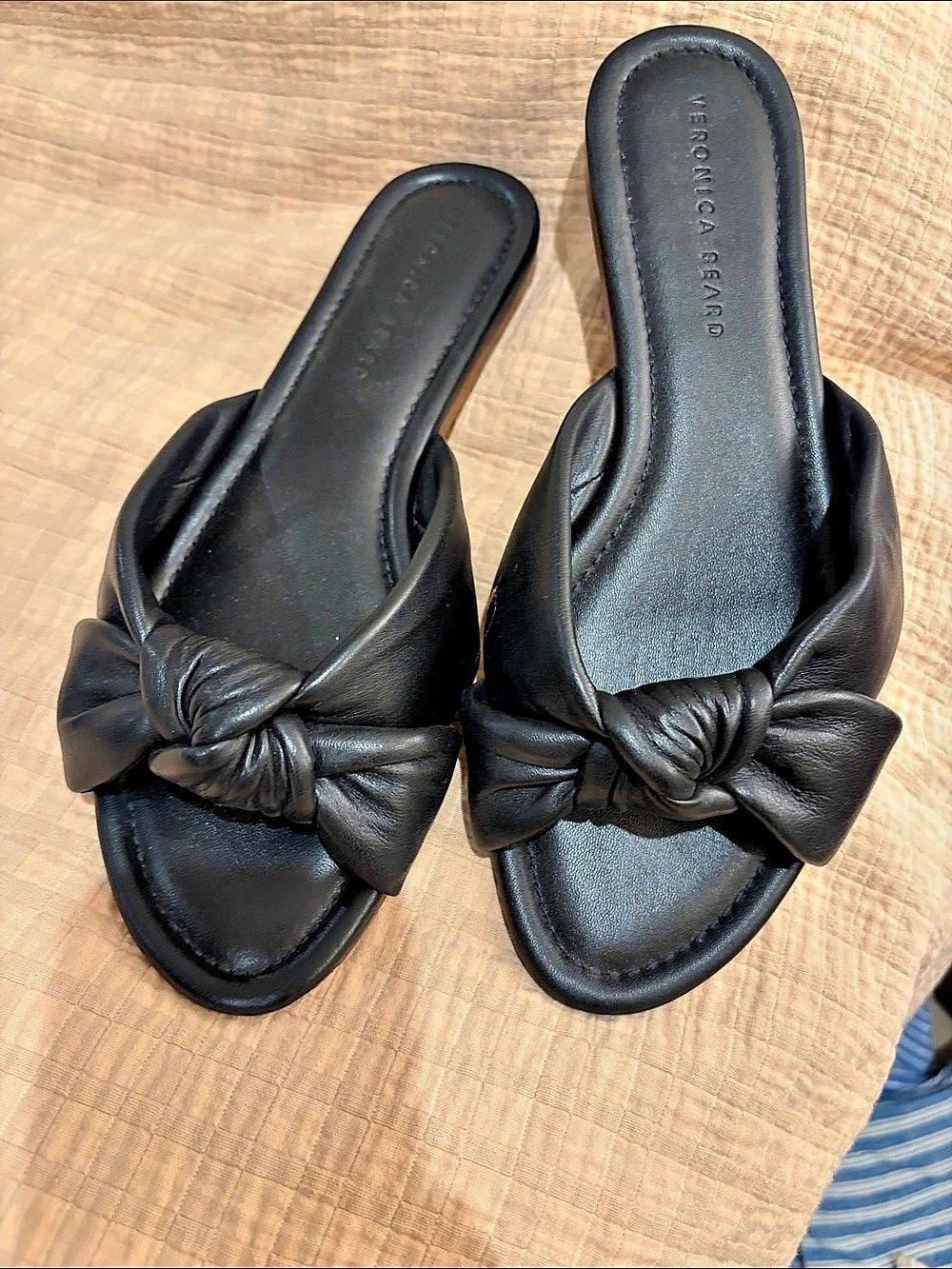 Veronica Beard Black Leather Knit Sandals Sz 10